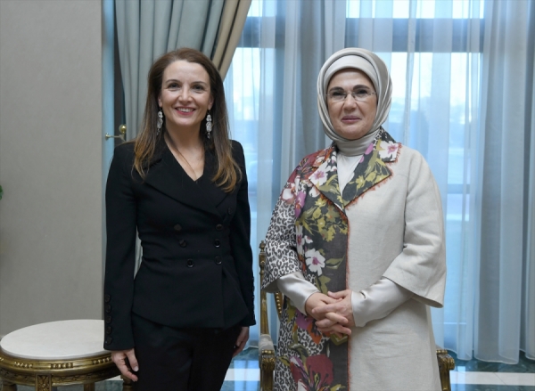 Emine Erdoğan, UNICEF Türkiye Temsilcisi Dominicis ile bir araya geldi