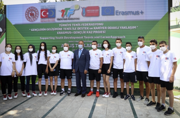 'Gençlerin Gelişimine Tenis ile Destek ve Kariyer Odaklı Yaklaşım' Erasmus Projesi tanıtıldı