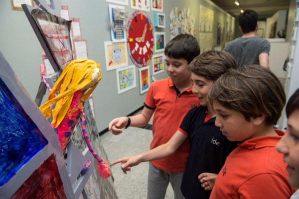 ide öğrencileri eserleriyle Sanat Bienali’nde