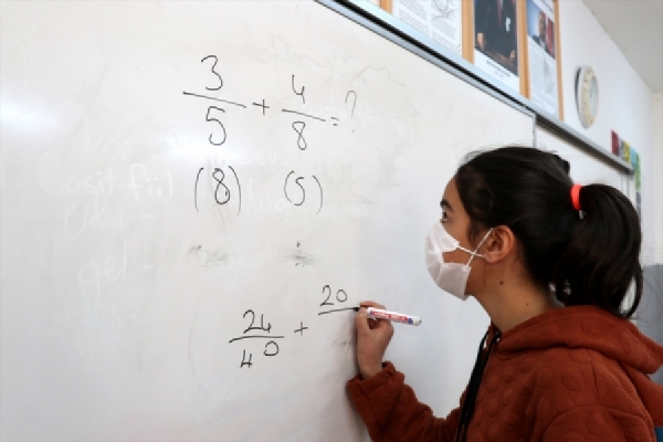 Iğdırlı öğrenciler matematiği 'Matematik Sokağı'nda öğreniyor