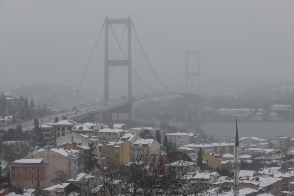 İstanbul'da eğitime bir gün daha kar ertelemesi
