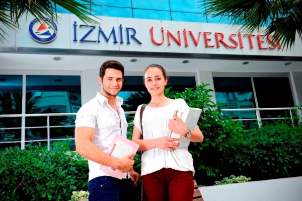 İzmir Üniversitesi (KHK İLE KAPATILDI)