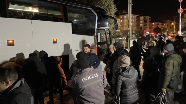 Kırklareli'nde gönüllü öğretmenler ile vatandaşlar deprem bölgesine gönderildi