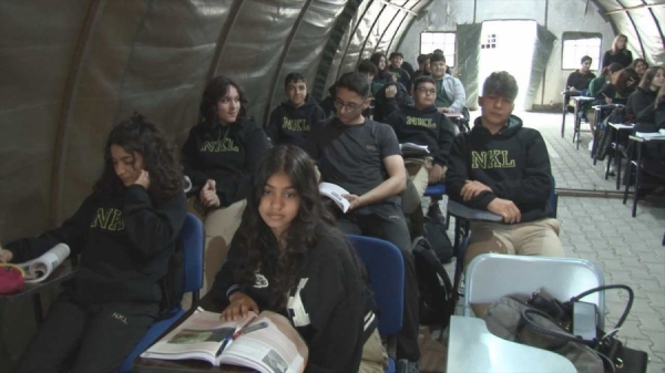 KKTC'de deprem riskine karşı bazı okullarda çadır sınıflarda eğitim başladı