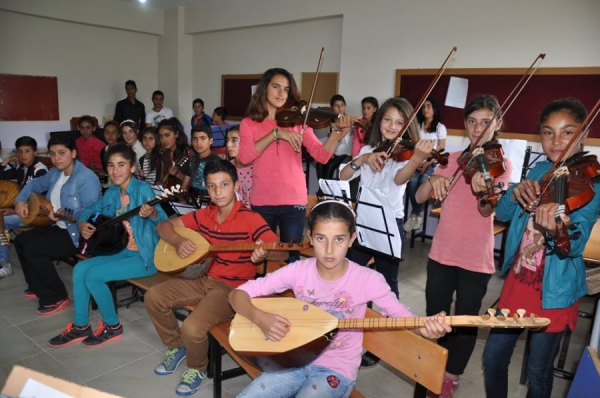Köy okulu orkestrasına uluslararası festivalden davet