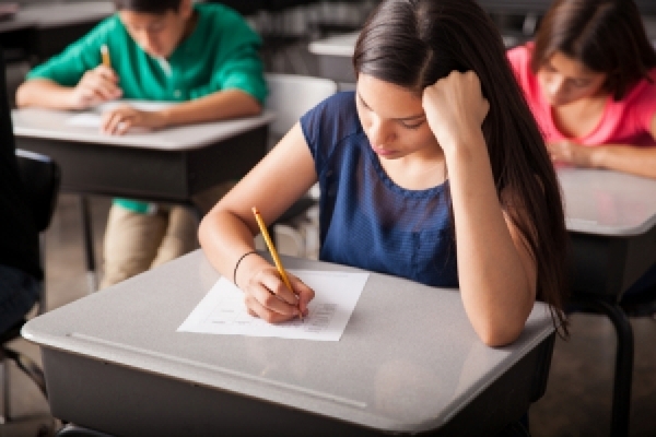 Liselerde sınıf tekrarı geri geldi: 50 not ortalaması sınıf geçmek için yeterli olmayacak