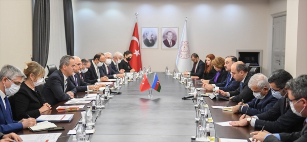 Milli Eğitim Bakanı Özer, Azerbaycanlı mevkidaşı ile görüştü
