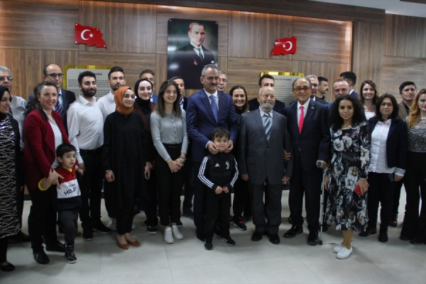 Milli Eğitim Bakanı Özer, Kayseri'de ziyaretlerde bulundu