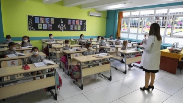 Öğretmene Kariyer Sınavı'na başvuramayanlara yeni hak tanındı