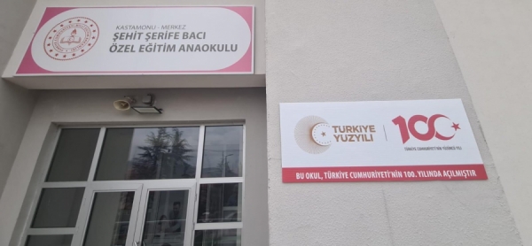 Okullara 100. yıl logosu ile birlikte 'Türkiye Yüzyılı' tabelası asılacak