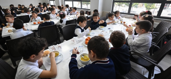 Okullarda 1 öğün yemek talebi: Yargı çocukların açlığına kör, sağır