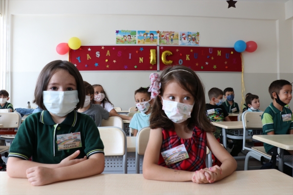 Okullarda enfeksiyon zincirine karşı 'sınıfların sürekli havalandırılması' uyarısı