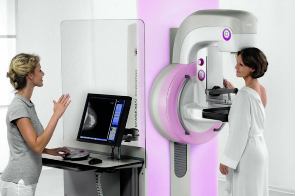 Rasyasyon korkusu mamografi çektirmeye engel oluyor