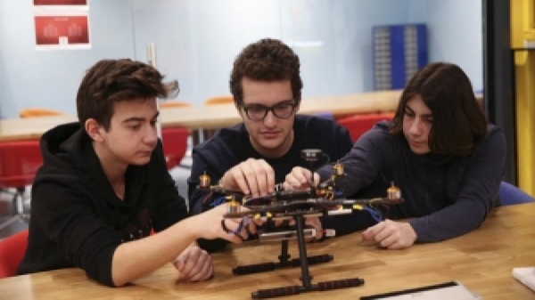 Robotik ve Kodlama Proje Şenliği'nde öğrenciler yarıştı
