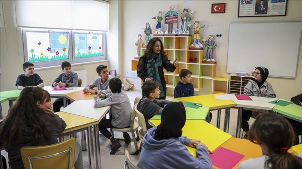 Şehit Oğuzhan Yaşar İmam Hatip Ortaokulu öğretmenlerinden 'Z kuşağını yakalama' projesi