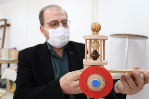 Sivas'ta çocuklar bilimsel oyuncaklarla geleceğe hazırlanıyor