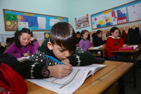 Türk Kızılay'dan 15 ülkedeki 385 bin yetim ve çocuğa şefkat eli