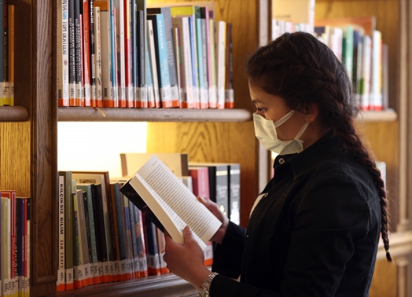 Kütüphane ve Edebiyat Sokağı açıldı