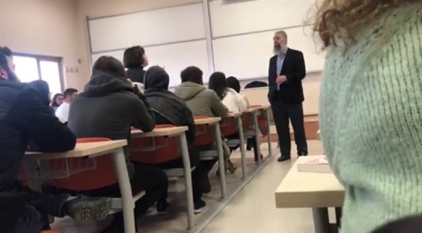 YTÜ öğrencileri: Pedofiliyi öven ‘profesör’ün dersini terk ettiler